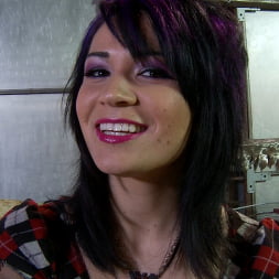 Azure Maddox Masturbates