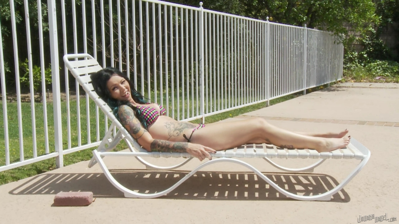Poolside Pussy