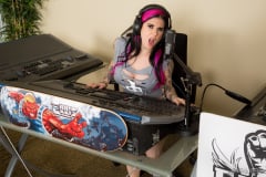Joanna Angel - Behind The Scenes of - Dude, Am I A Slut | Picture (2)
