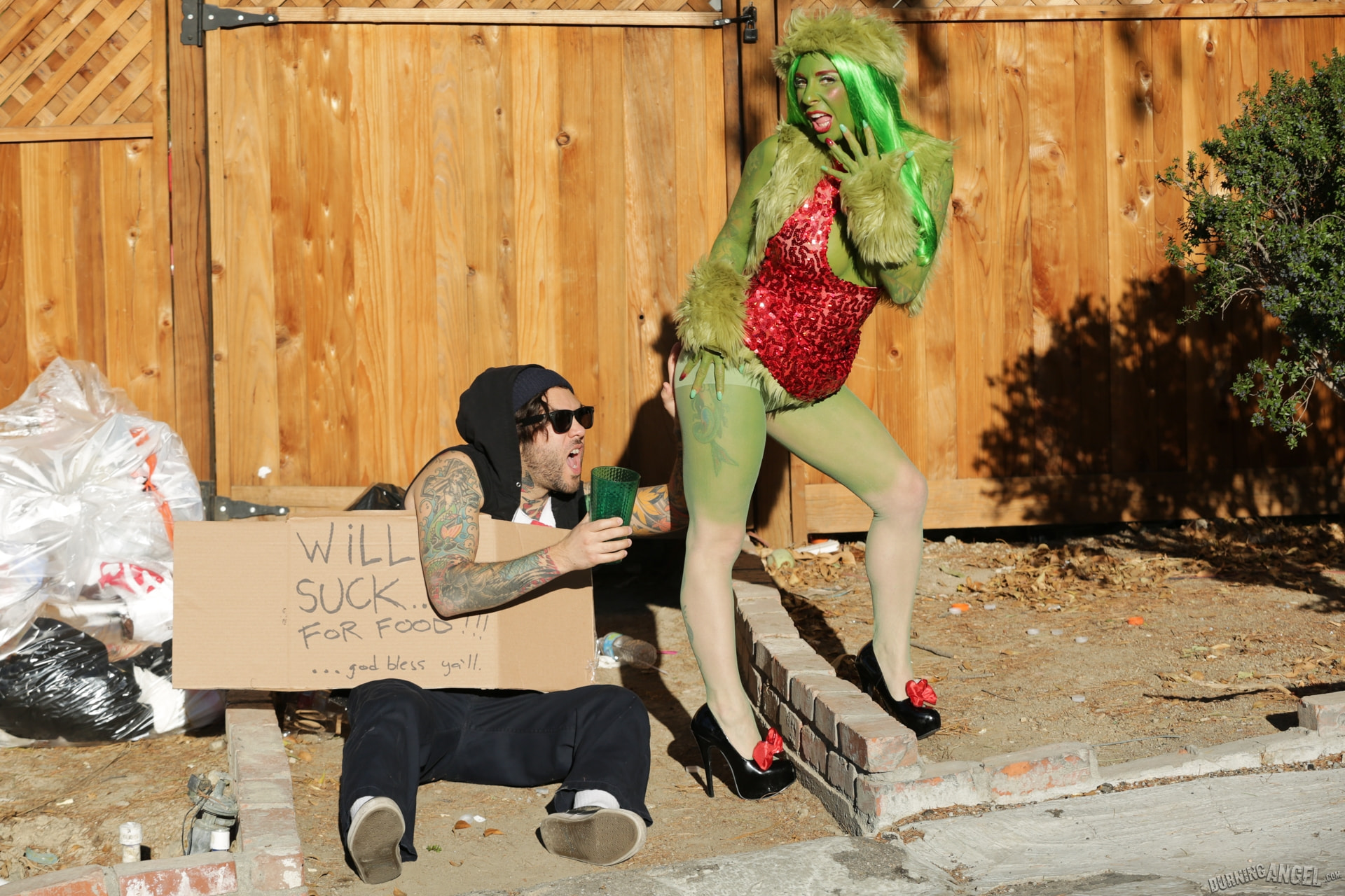 How The Grinch Gaped Christmas - Chapter 4