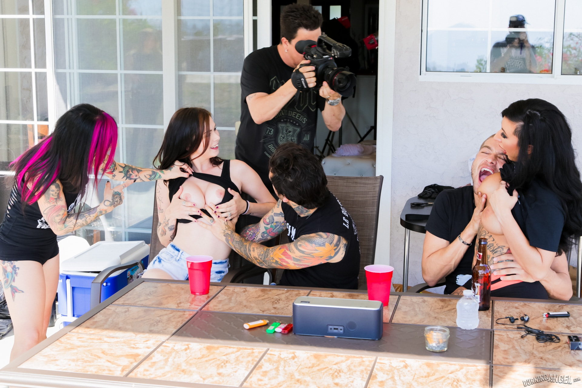 Between Scenes Hang Out Sex