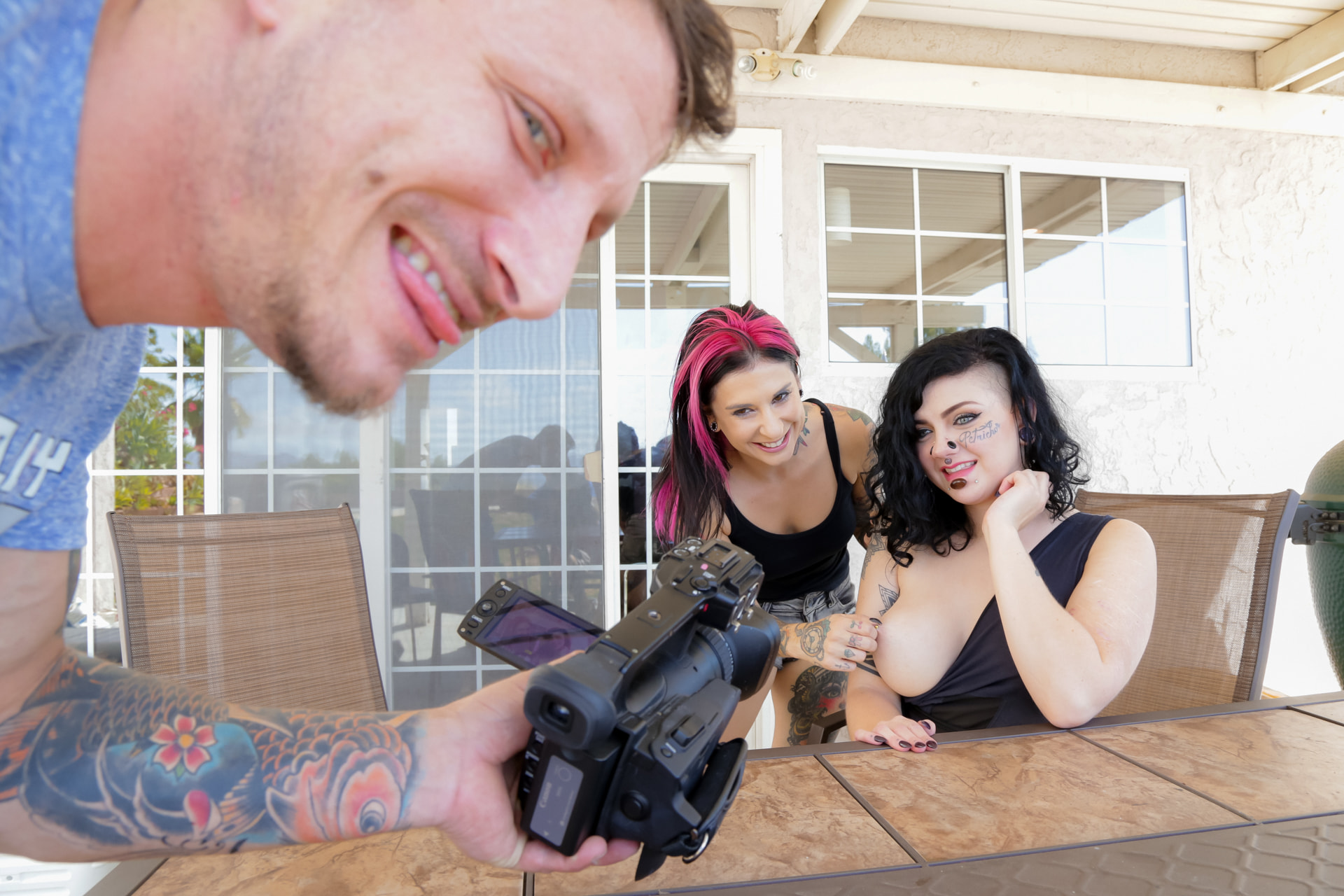 Luna Lavey POV