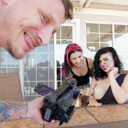 Luna Lavey POV
